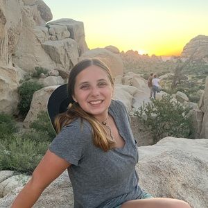 Meet your Posher, Lindsey